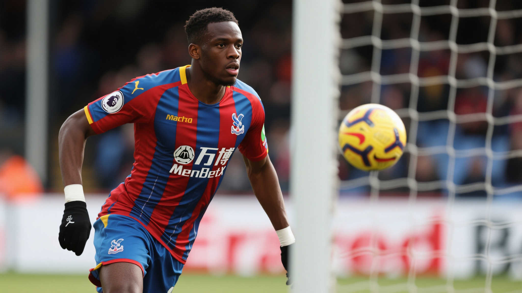 马克·格伊现效力于水晶宫，自加入以来，他凭借出色表